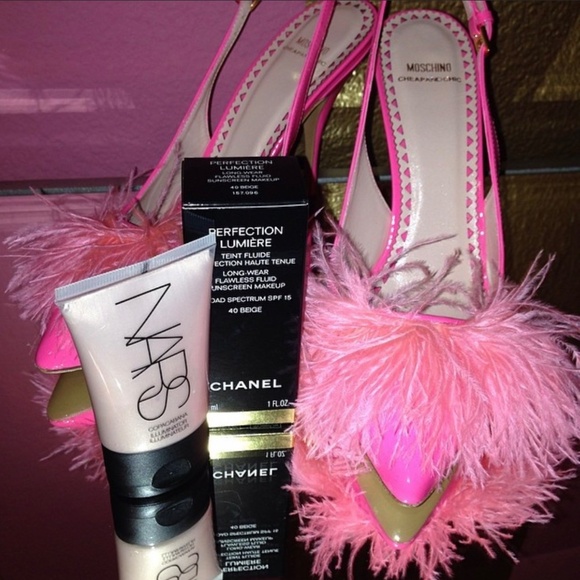 Vintage Authentic Moschino Pink Heels - Picture 2 of 2